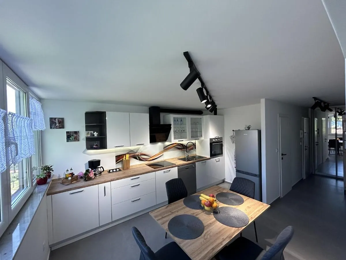 Apartment Toni Lovran