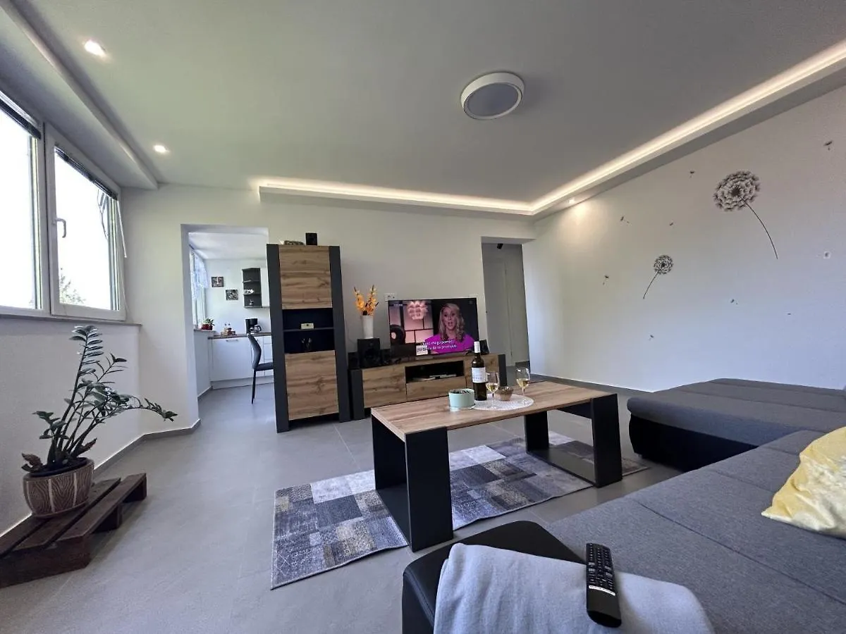 Apartment Toni Lovran